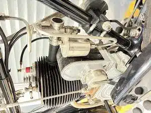 Detailansicht des Motors einer historischen Premier 499cc aus dem Jahr 1914, Mechanik und Bauteile gut sichtbar