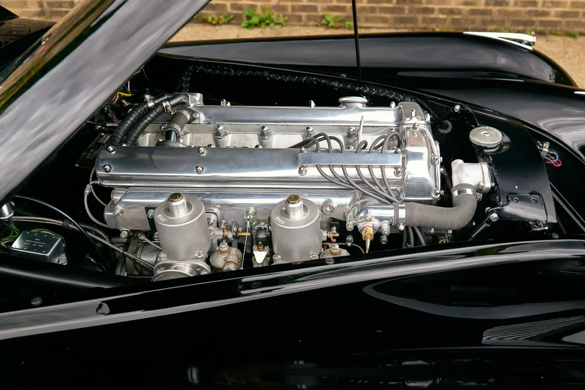 Motorraum eines restaurierten Jaguar XK120 von 1951 mit Sechszylinder-Reihenmotor