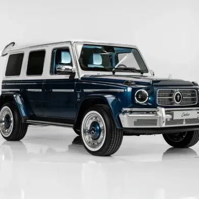 Carlex Azzurra Vintage, zweifarbiger Mercedes-AMG G63 mit Vintage-Designelementen, blau-weiß lackiert.