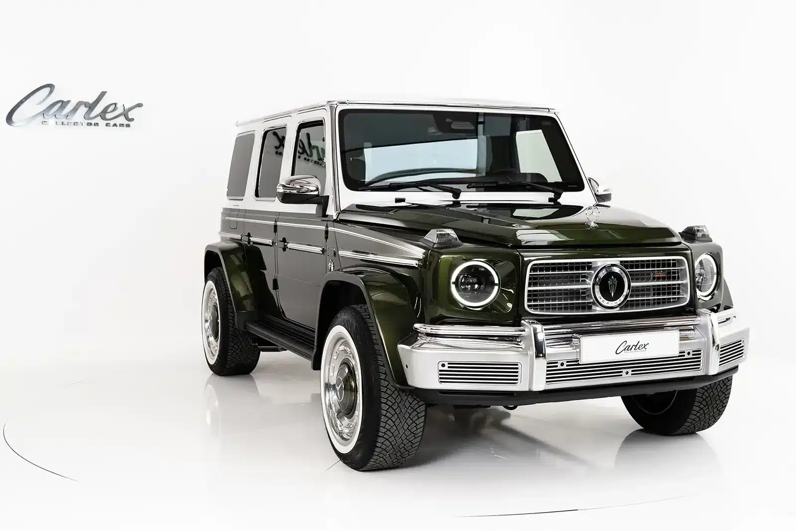 Carlex G63 Fern Vintage in Smaragdgrün, Front- und Seitenansicht in Fotostudio