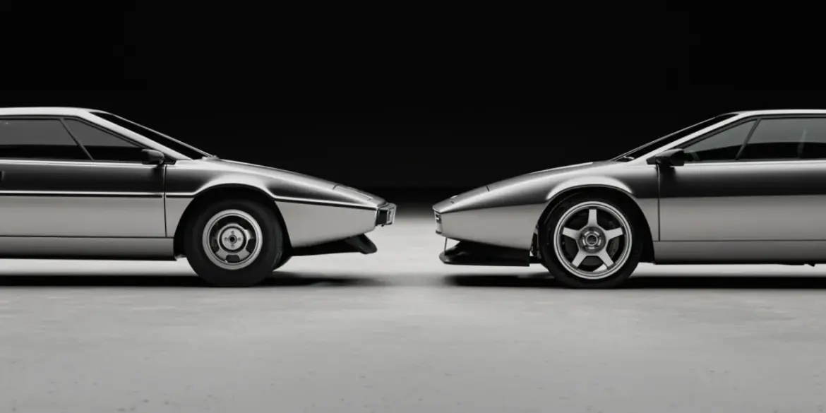 Seitenansicht von zwei Sportwagen: links ein klassischer Lotus Esprit S1, rechts die moderne Interpretation als Encor Series 1, beide in Silber vor schwarzem Hintergrund.