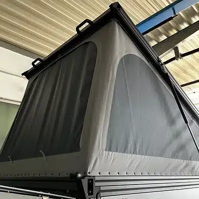 FLEXS Pop-up-Dachzelt mit Aluminiumrahmen auf einem Pickup-Aufbau