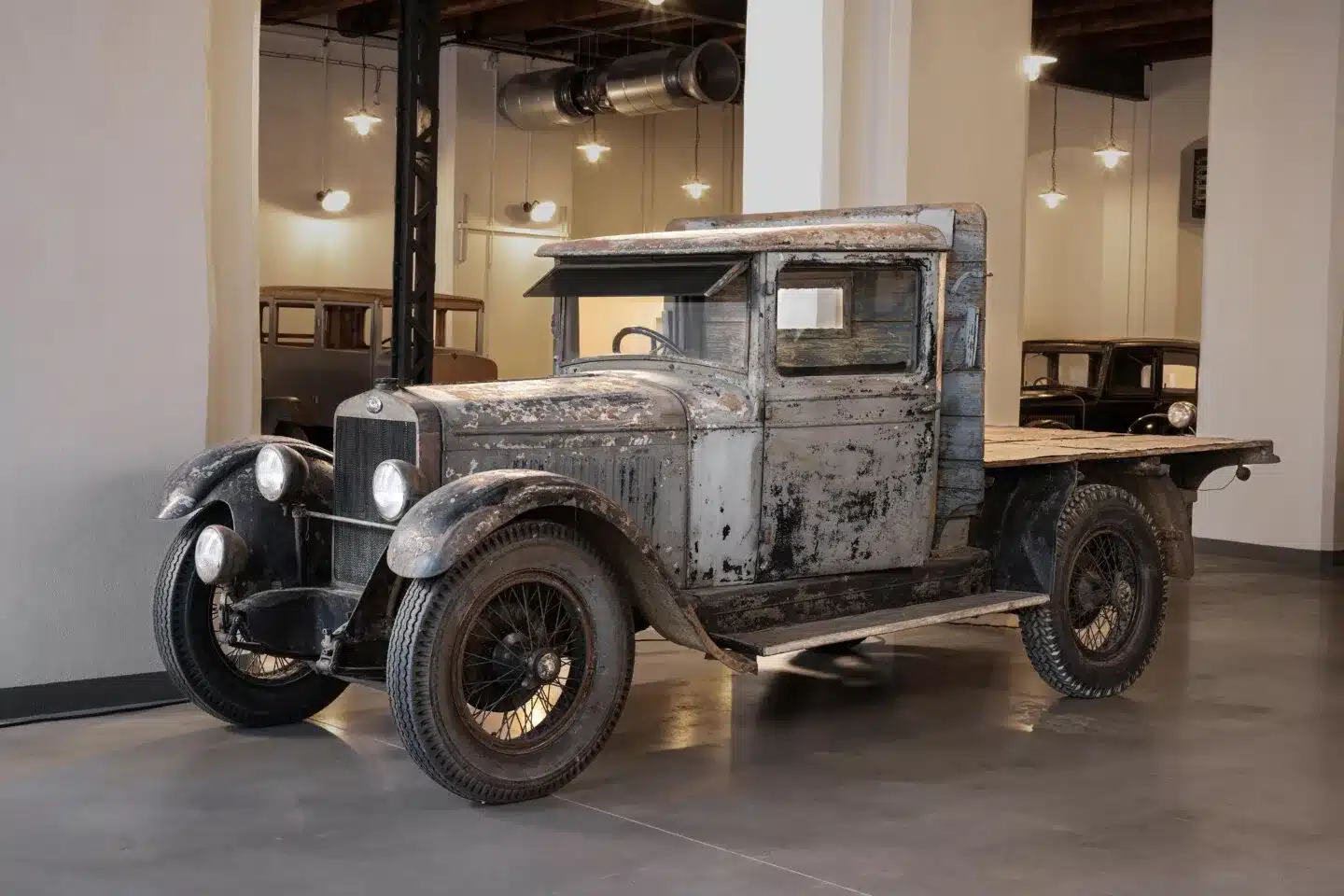 Alte Škoda-LKW im Originalzustand mit Patina in der Ausstellung in Mladá Boleslav