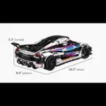 Klemmbausteinmodell des Mould King 13120S Regera Hypercar mit eingetragenen Maßen