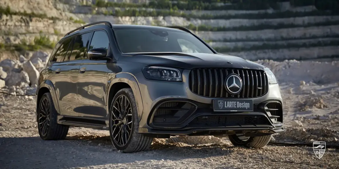 Veredelter Mercedes-AMG GLS 63 von LARTE Design mit Carbon-Bodykit und geschmiedeten Felgen.