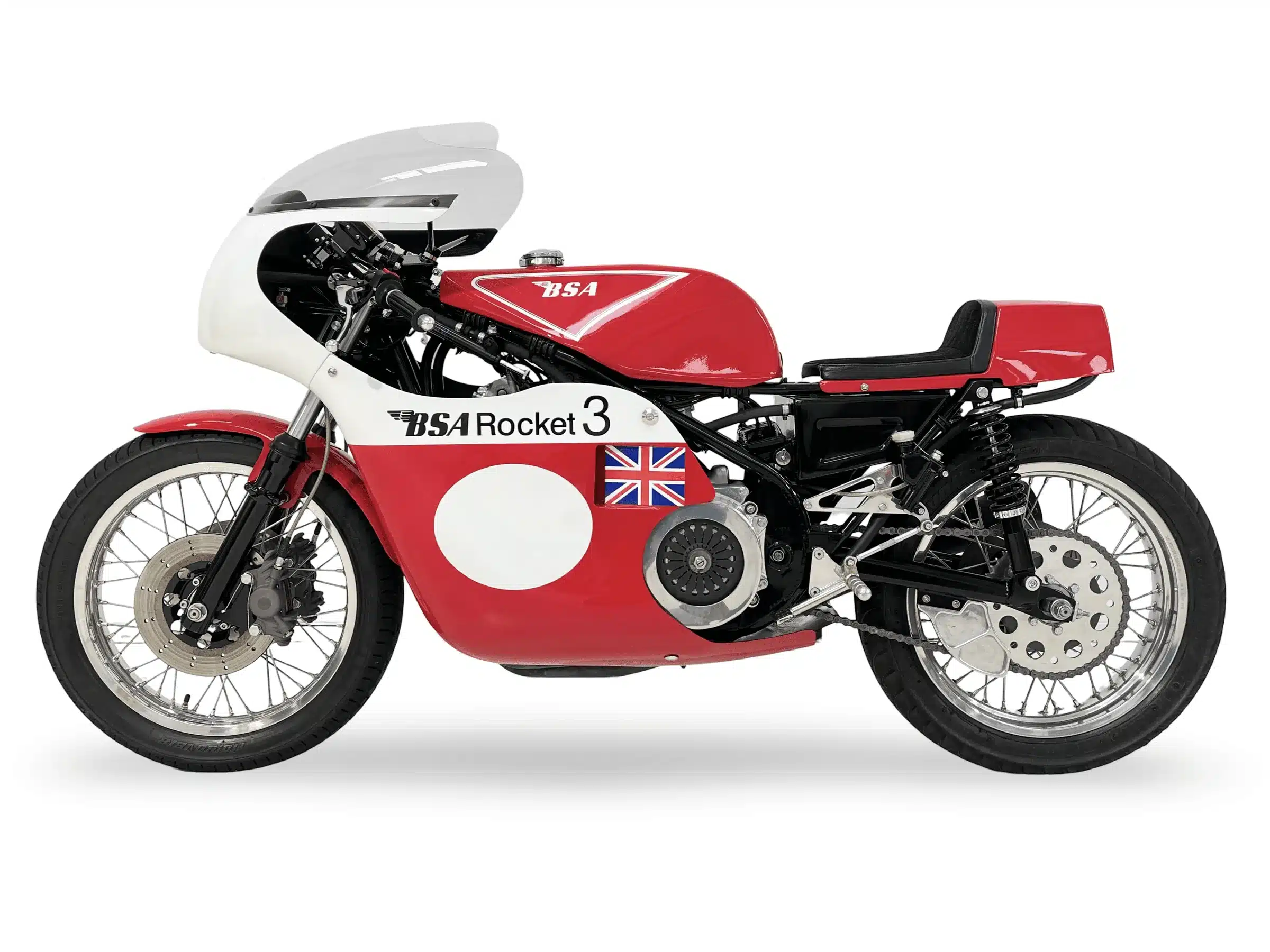 Rennorientierte BSA Rocket-III Replica, Baujahr 1968/69, mit auffälliger Seitenverkleidung, Shoebox-Tank und Union Jack.