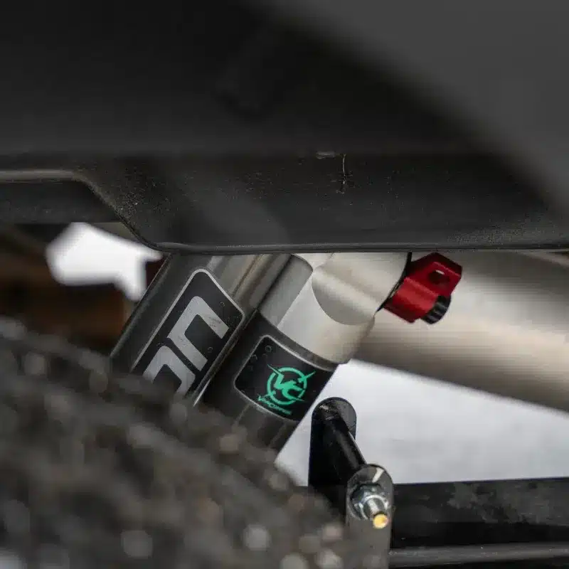 Fahrwerk-Stoßdämpfer am Vancini Quetico Ford Transit Campervan