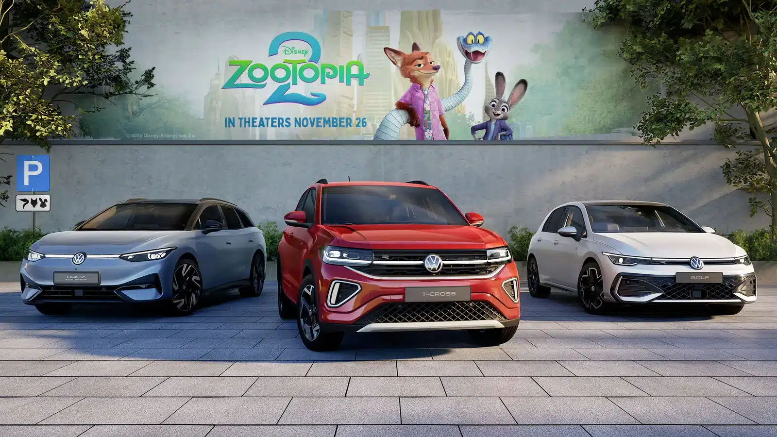 Volkswagen ID.7 Tourer, T-Cross und Golf vor einem Werbeplakat für Zootopia 2