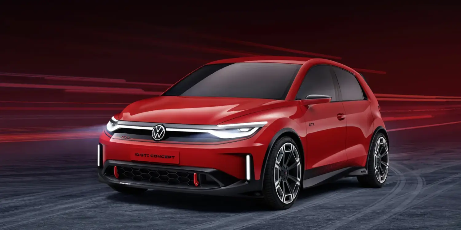 Roter Volkswagen ID. GTI Concept Elektro-Kompaktwagen auf dunklem Hintergrund