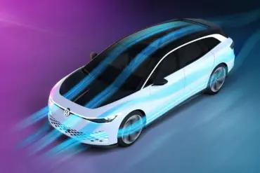 VW ID. SPACE VIZZION Konzeptfahrzeug mit hervorgehobenen Luftströmen, die die aerodynamische Gestaltung des Elektro-Gran-Turismo zeigen.