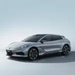 Denza Z9 GT Elektroauto, silbergrau, Seitenansicht, modernes Design, sportlicher Shooting-Brake.