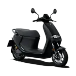 Segway E300SE Elektroroller in schwarzer Lackierung, Seitenansicht, moderner urbaner E-Scooter.