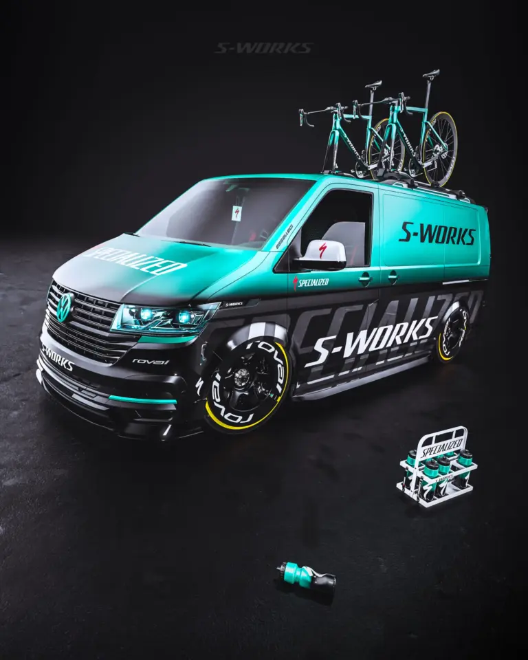VW Transporter mit Specialized S-Works-Folierung, blauen und schwarzen Akzenten, RAYS TE37 Felgen und zwei Rennrädern auf dem Dachträger.