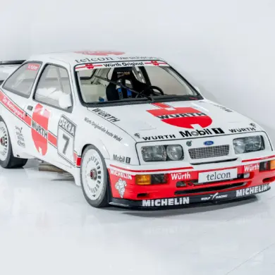 Ford Sierra RS500 Cosworth DTM Rennwagen Baujahr 1989 von Wolf Racing, weiß-rot, Würth-Lackierung, Startnummer 7