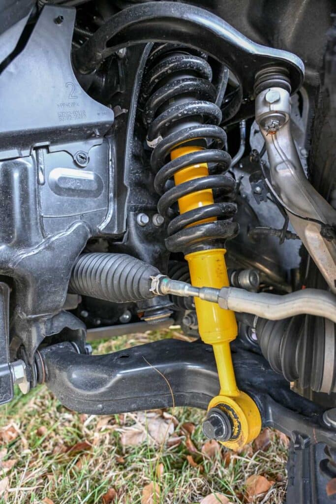 OME-Höherlegungsfahrwerk für den Land Cruiser 250