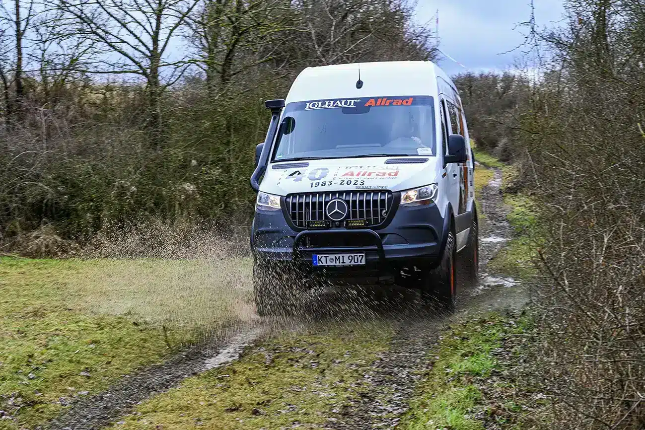 Iglhaut-Sprinter im Gelände