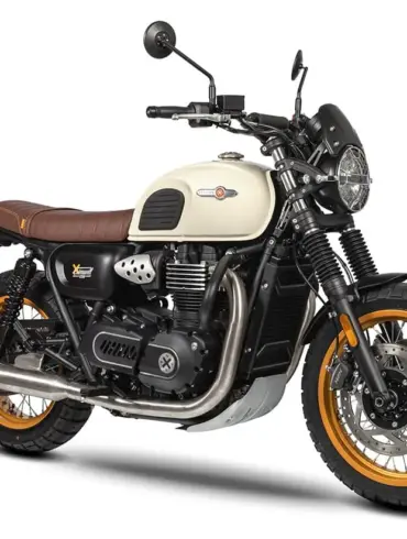 Brixton Cromwell 1200 X Motorrad in Seitenansicht, Retro-Stil, cremefarbener Tank und brauner Sitzbank