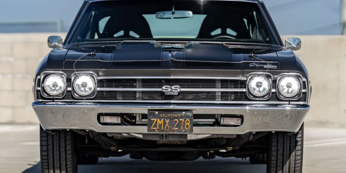 Frontansicht eines schwarzen Chevrolet Chevelle Malibu SS 396 Baujahr 1969