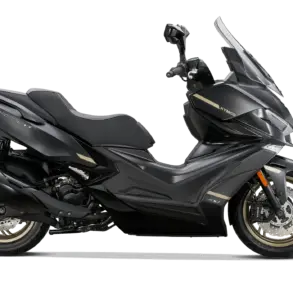 Kymco Xciting VS 400i schwarz, Seitenansicht, sportlicher Großroller mit dynamischer Linienführung und höhenverstellbarer Windscheibe.