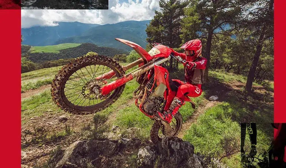 GASGAS EC 500F 2026 Enduro-Motorrad meistert steiles Gelände, Fahrer mit roter Schutzkleidung