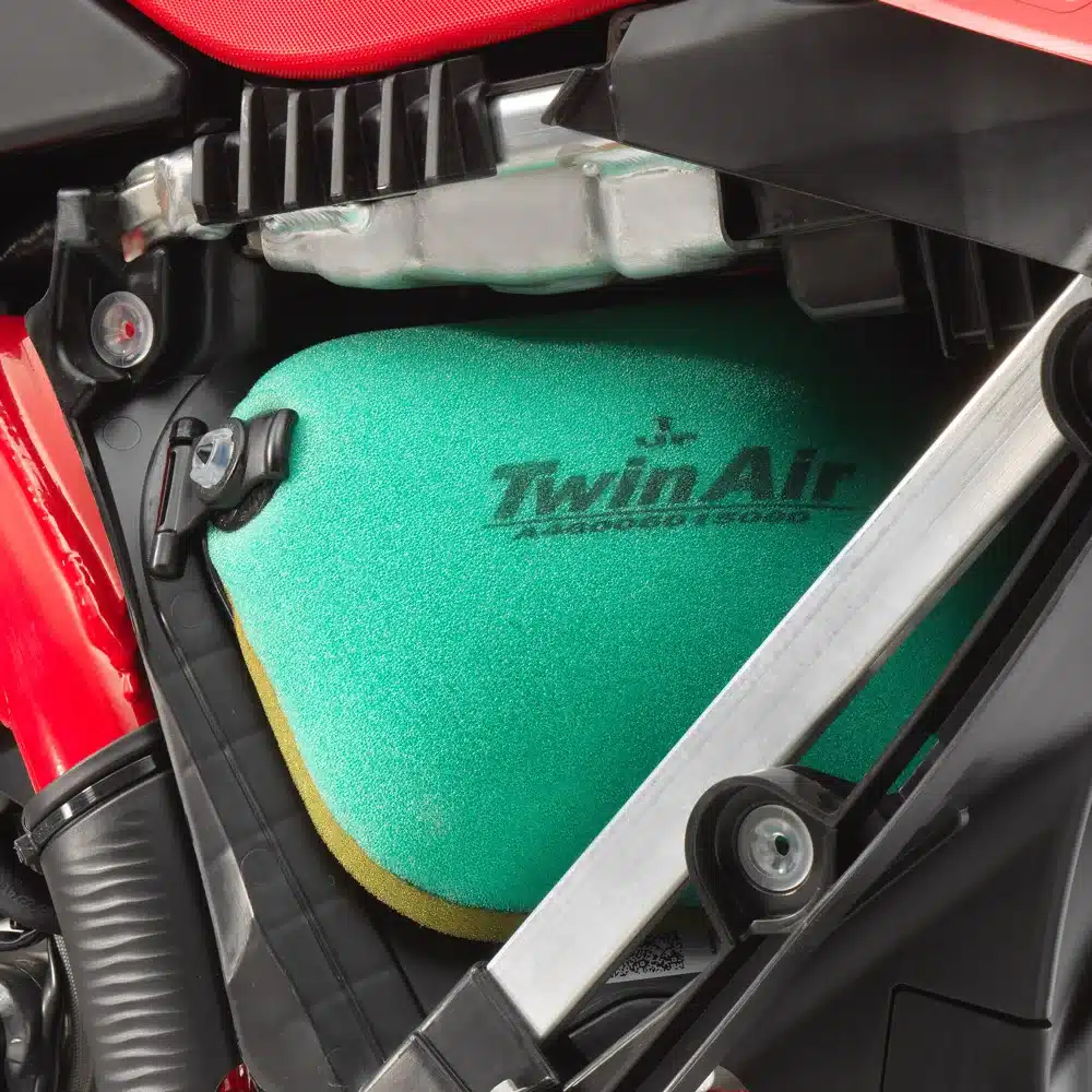 Nahaufnahme des Twin Air Luftfilters in der GASGAS EC 350F 2026