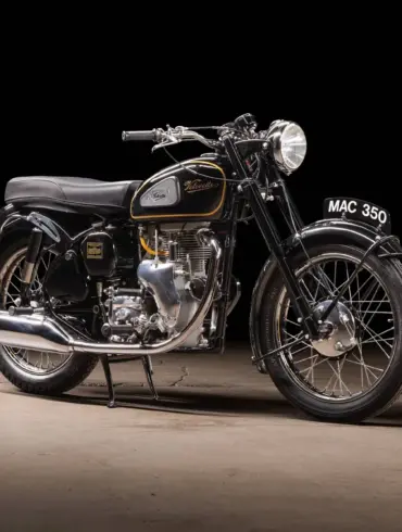 Velocette MAC 350 Baujahr 1953, restauriertes klassisches britisches Motorrad in schwarzem Lack mit goldenen Linien
