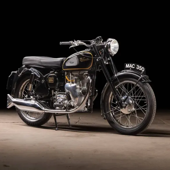 Velocette MAC 350 Baujahr 1953, restauriertes klassisches britisches Motorrad in schwarzem Lack mit goldenen Linien