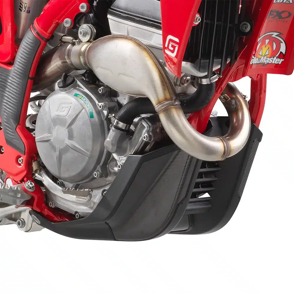 Nahaufnahme des Motors inklusive Motorschutz einer GASGAS MC 250F Factory Edition 2025