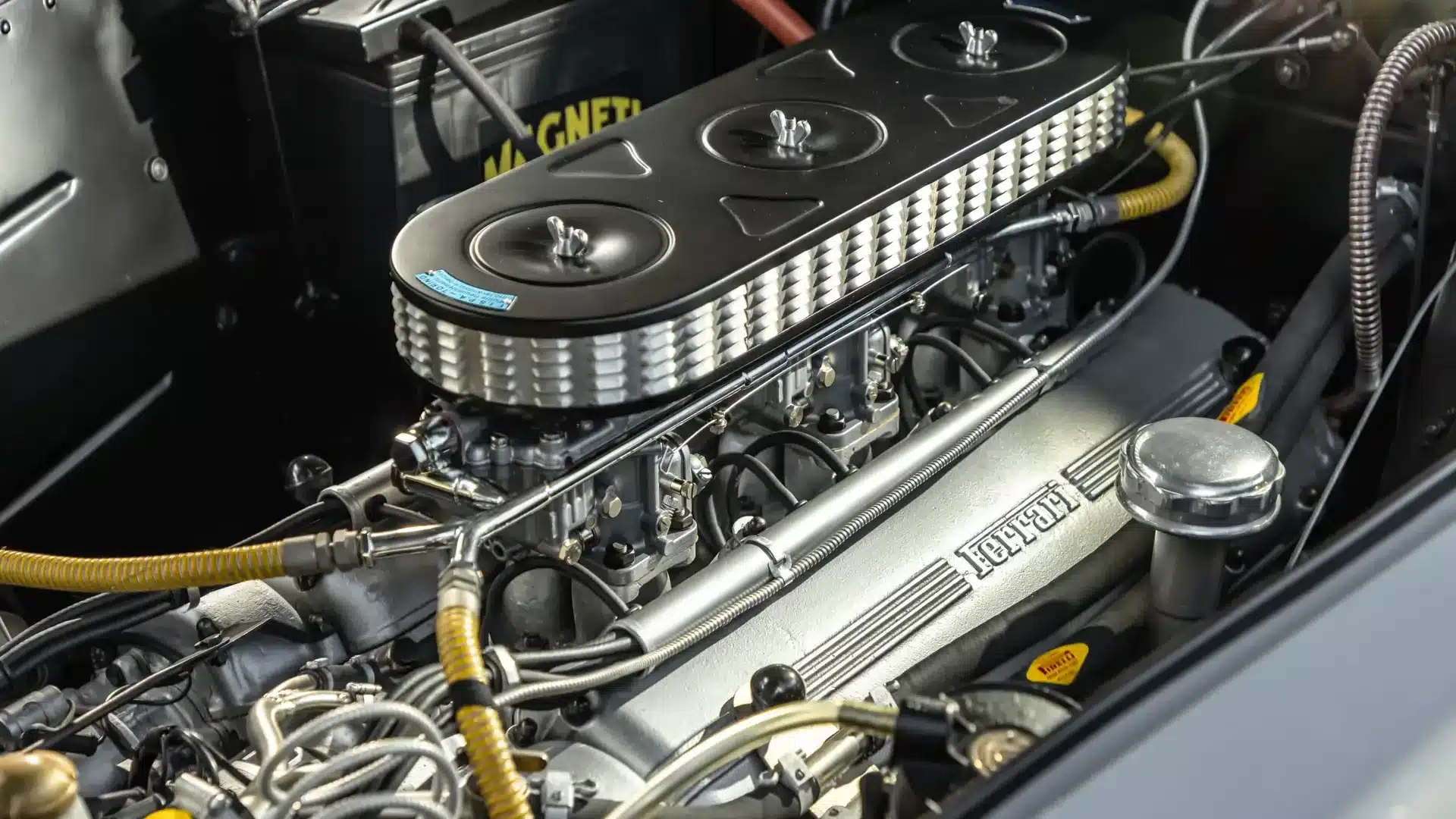 Detailaufnahme des Colombo-V12 Motors im Ferrari 250 Europa GT von 1955
