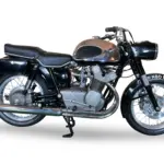 MV Agusta 4C Tourer Baujahr 1967 – seitliche Ansicht eines historischen italienischen Vierzylinder-Motorrads