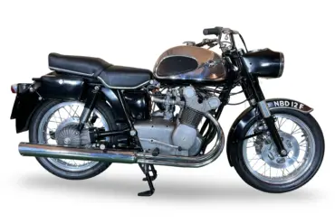 MV Agusta 4C Tourer Baujahr 1967 – seitliche Ansicht eines historischen italienischen Vierzylinder-Motorrads