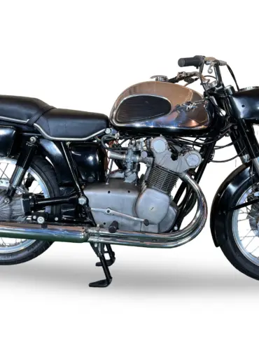 MV Agusta 4C Tourer Baujahr 1967 – seitliche Ansicht eines historischen italienischen Vierzylinder-Motorrads