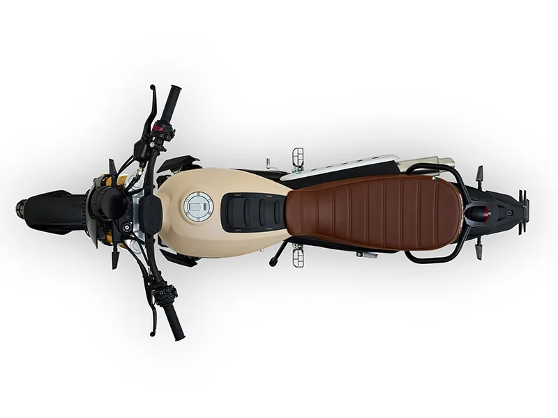 Draufsicht auf das Motorrad Fantic Caballero 125 Rally mit brauner Sitzbank und sandfarbenem Tank