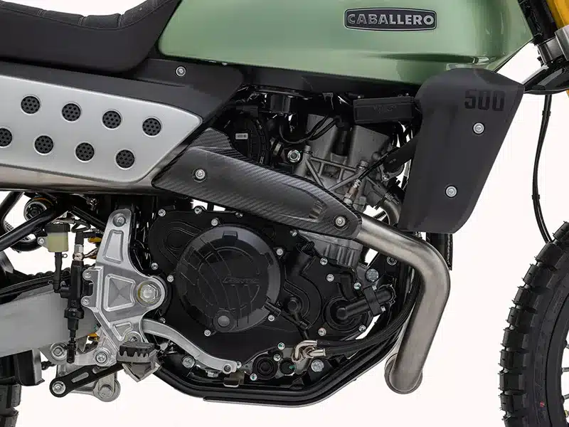 Motor und Chassis der Fantic Caballero Rally 500 aus der Nähe