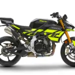 Fantic Stealth 500 Acid Green, sportliches Naked Bike, seitliche Ansicht auf weißem Hintergrund.