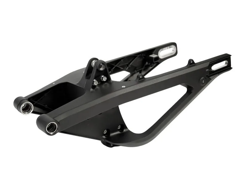 Aluminiumschwinge der Fantic Stealth 500, technische Ansicht auf weißem Hintergrund