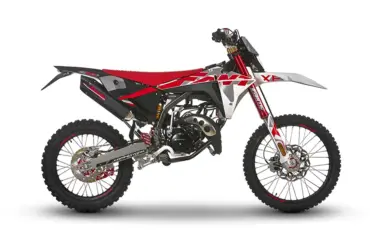 Fantic XE 50 Competition 2025 Enduro-Motorrad in Seitenansicht