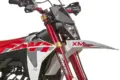 Fantic XM 50 Competition 2025 im Detail: Vorderradgabel, Scheinwerfer und Frontpartie