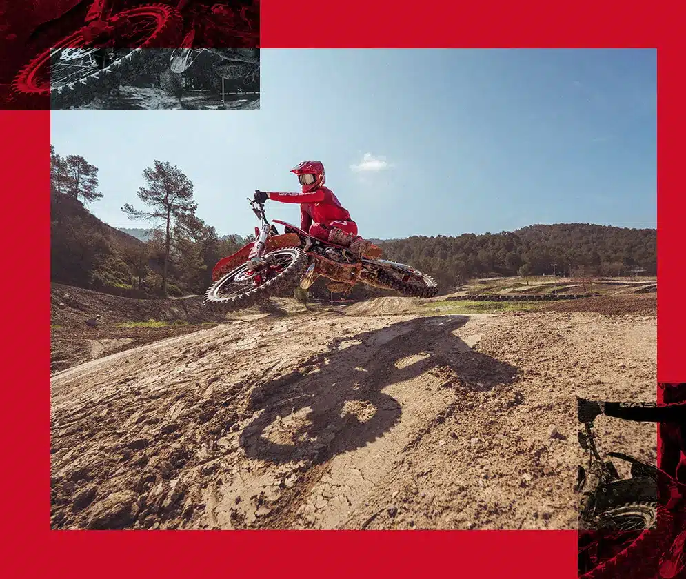 Motocross-Motorrad GasGas MC 125 2026 in Aktion auf einer Motocross-Strecke