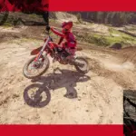 Motocross-Fahrer auf einer GasGas MC 125 2026 beim Fahren auf einer sandigen Motocross-Strecke