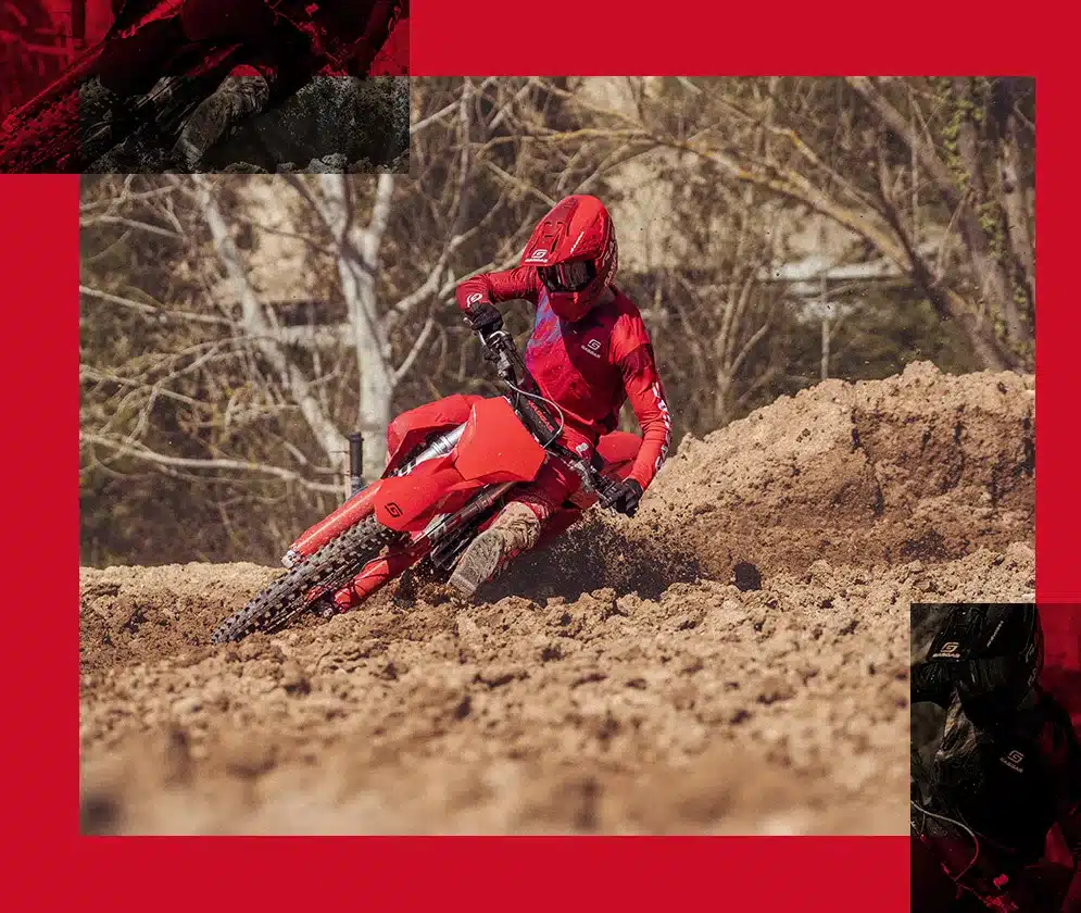 GasGas MC 125 2026 fährt durch eine Kurve auf einer Motocross-Strecke