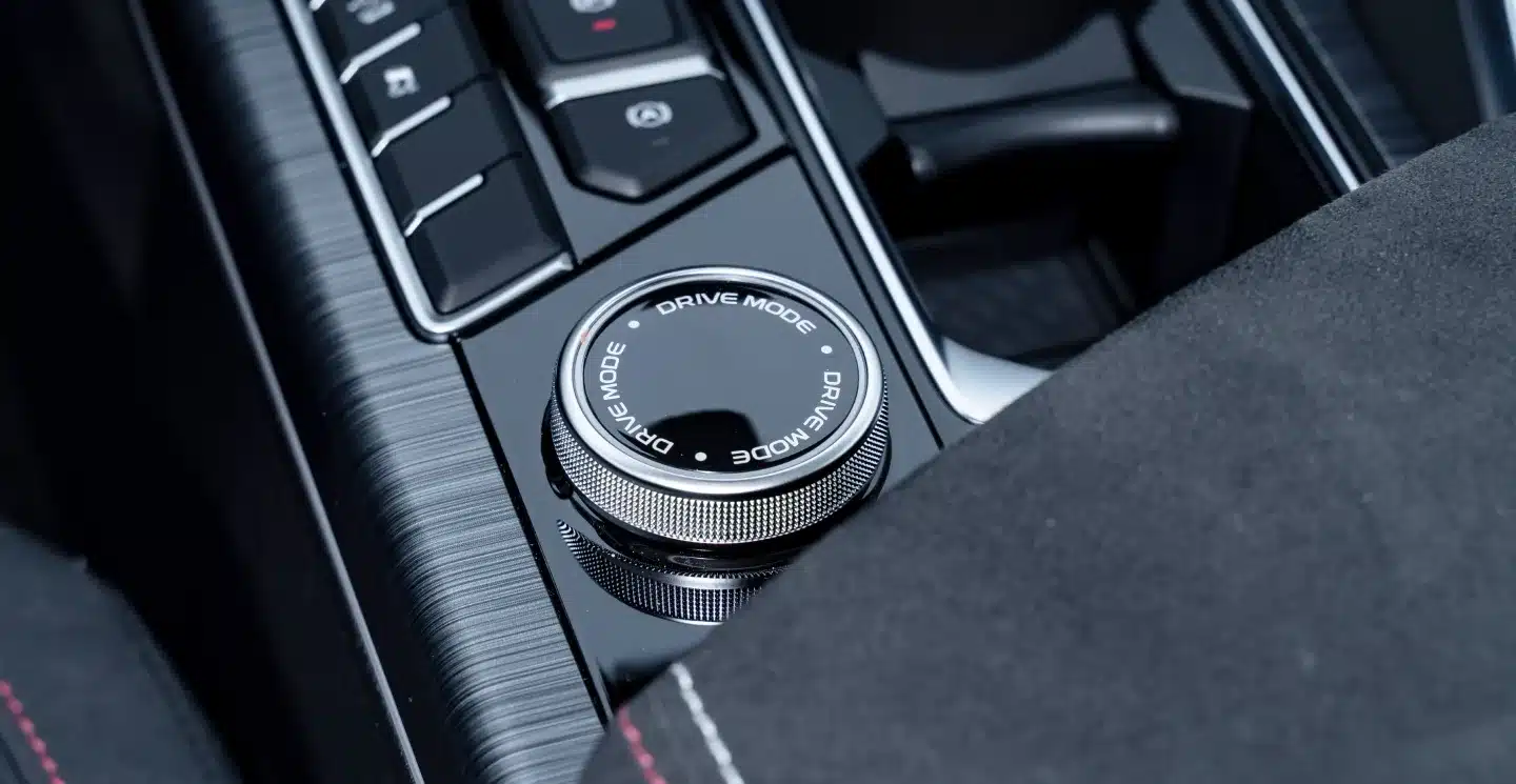 Nahaufnahme des Mode-Schalters zur Fahrmodusauswahl im Geely Tugella