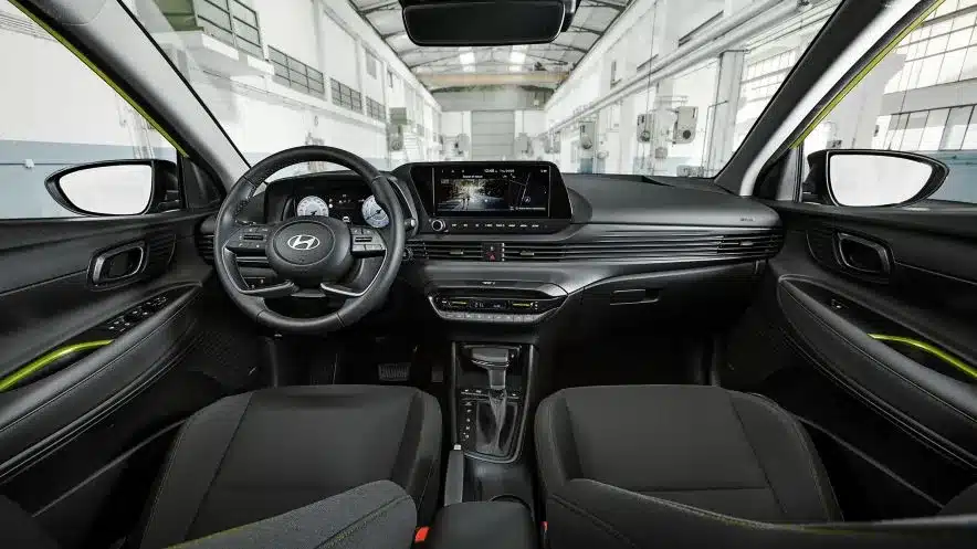 Hyundai i20 Cockpit mit Touchscreen und digitalen Instrumenten