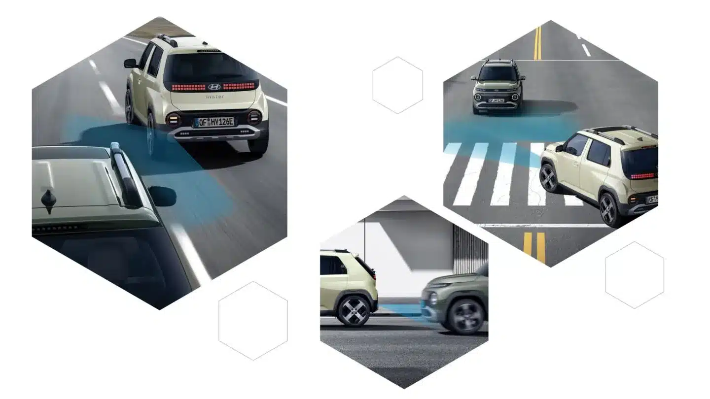 Illustration des Hyundai INSTER mit aktivierten Fahrassistenzsystemen auf unterschiedlichen Straßen.