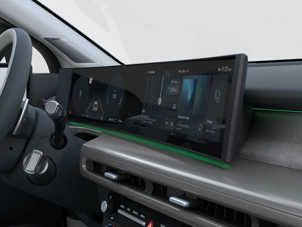 Großes digitales Kombiinstrument und Display im Innenraum des Hyundai IONIQ 9