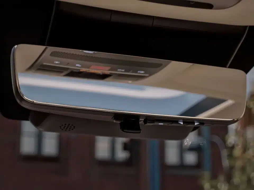 Digitaler Innenspiegel im Hyundai SANTA FE Hybrid, Detailansicht