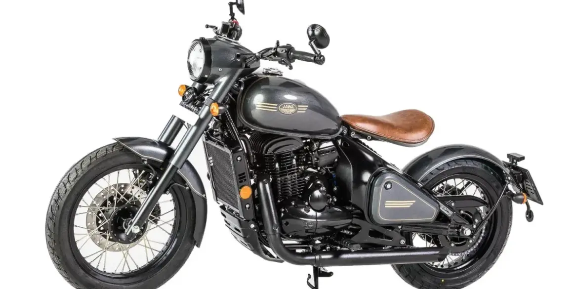 Jawa 350 CL Perak Motorrad in seitlicher Ansicht mit braunem Einzelsitz.
