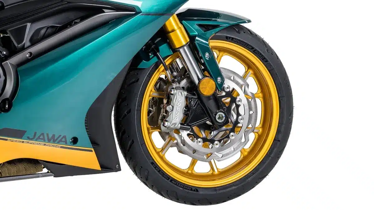 JAWA JD 750 Racing Vorderrad mit goldener Felge, Brembo-Bremsen und Michelin-Reifen