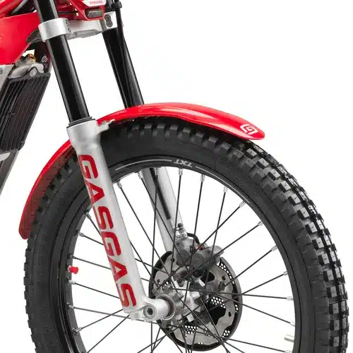Vorderansicht des Vorderrads einer GasGas TXT RACING 125 mit Bremsscheibe und Upside-down-Gabel