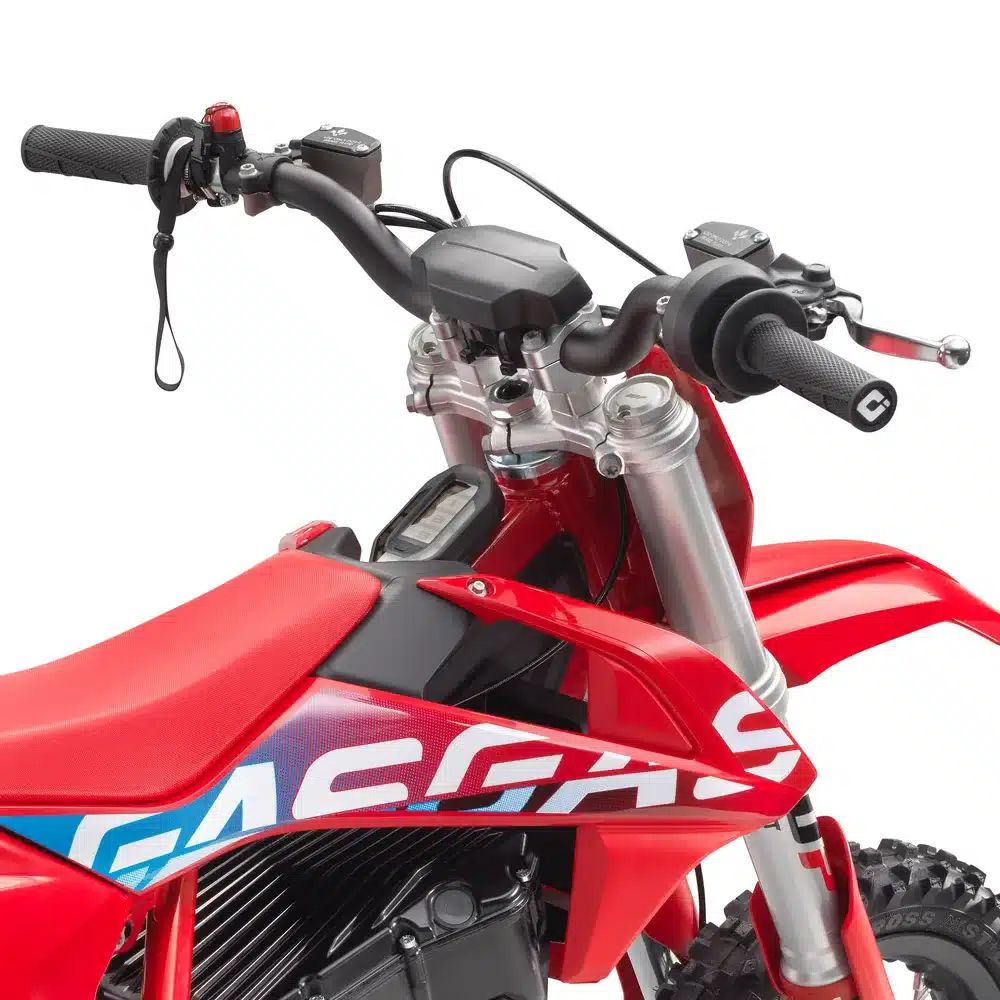 Lenker und Bedienelemente der GASGAS MC-E 3 Kinder-Elektro-Motocross aus der Nähe